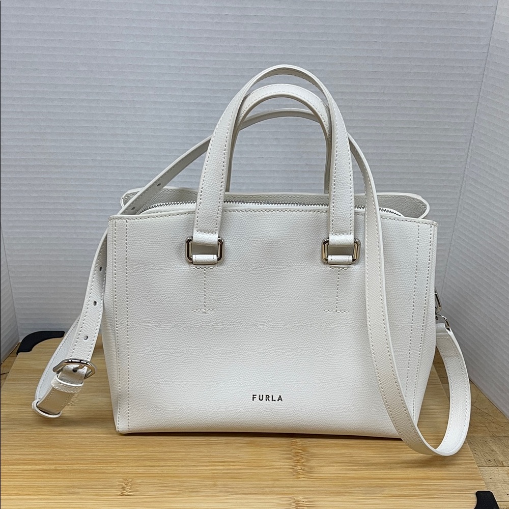 Furla White Leather Shoulder Bag